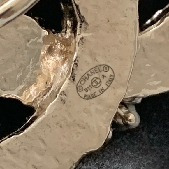 SOLD FOR $1500 CHANEL 11A Pear Necklace - Picture 7 of 8